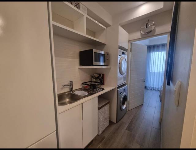 1 BEDROOM APARTMENT FOR SALE IN MENLYN